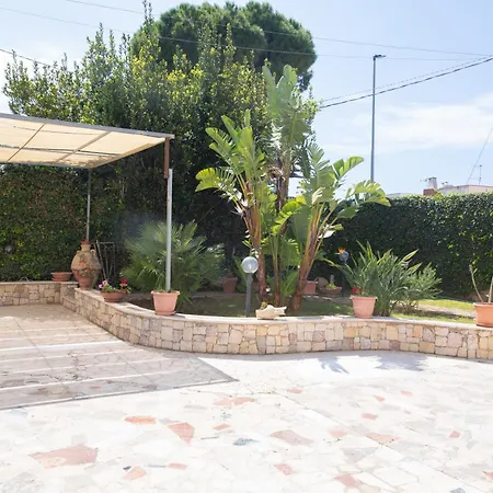 From Flori Bed & Breakfast 3*